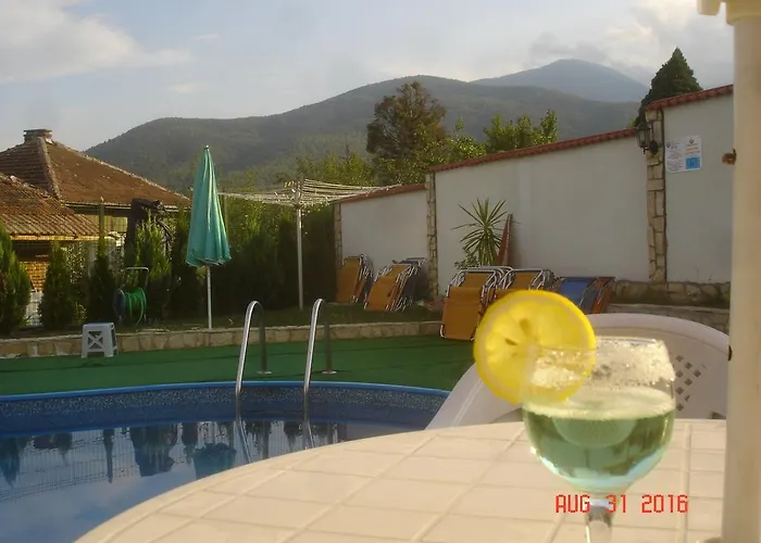 камелия Къща за гости 2*